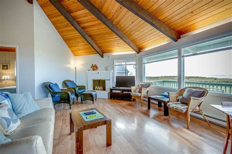 Objects that are shaped like octagon. NEW LISTING! Oceanfront octagon-shaped house with ...