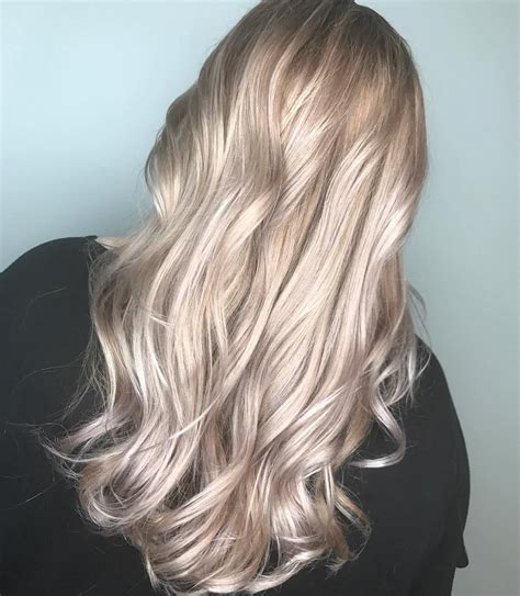 Champagne Hair Is Perfect For Summer Simplemost Champagne Blonde