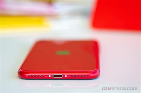 Apple took a similar approach to the iphone 8, and i don't like to stage test photos, and i did nothing to improve lighting. Apple iPhone SE (2020) review: Lab tests - display ...