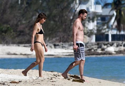 Jessica Biel And Justin Timberlake Show Off Incredible Beach Bods On