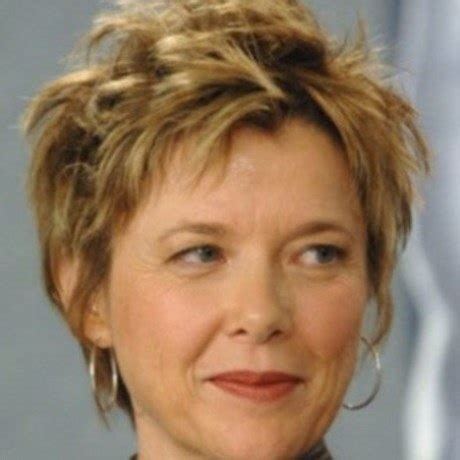 Si vous cherchez des photos de coiffures de celebrites et de stars des logiciels de coiffure virtuels des conseils de visagistes et de specialistes de la. Coiffure cheveux court femme 50 ans