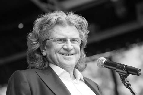 Byli razem przez ponad 46 lat. Zbigniew Wodecki nie żyje. Miał 67 lat - wiadomosci.com
