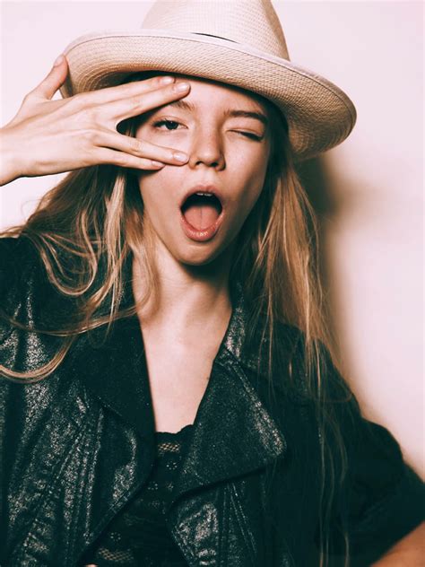 She made her debut in the fantasy series atlantis (2015). Anya Taylor-Joy Awesome Profile Pics - Whatsapp Images