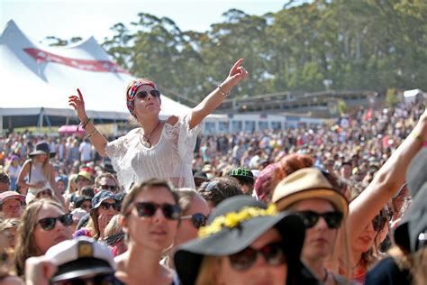 This is the official app for the falls music & arts festival 2019/2020, taking place in lorne, marion bay, byron & fremantle this december & january. Falls Festival 2015/2016 Lineup Announced - Music Feeds