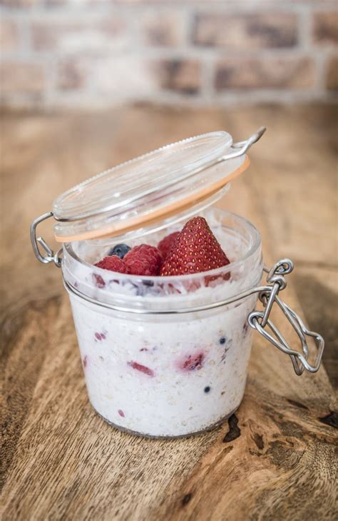Try this quick and delicious overnight oats recipe on for size! Overnight Oats - Lisa P Nutrition