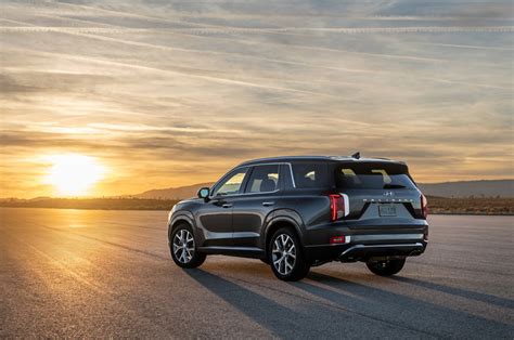 With incredible convenience technologies at hand and a wealth of hyundai smartsense™ safety innovations, the 2021 palisade is truly a remarkable suv that is perfect for family life. All-New 2020 Hyundai Palisade Mid-size SUV Introduced to U ...