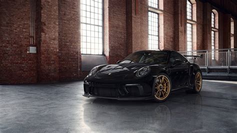 Porsche 911 Gt3 Rs Looks The Part With Factory Gold Painted Wheels