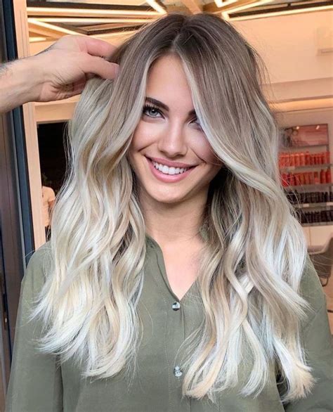 Female Long Hairstyle With Color Trend Women Long Hair Color Fall Blonde Hair Blonde