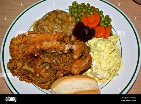 Huge Complete Meal Fried Chicken Plate Lunch At Leas Lunchroom Diner