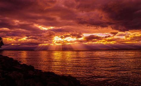 Crepuscular Rays Lake Sunset Sea Wallpaperhd Nature Wallpapers4k