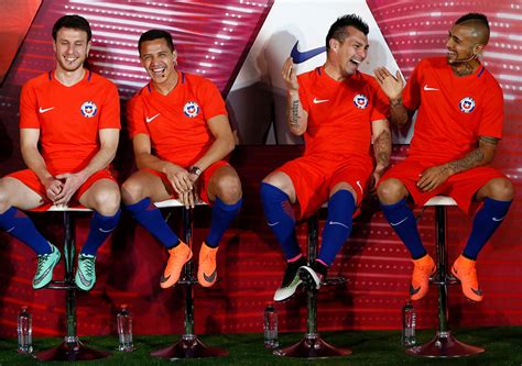 Últimas noticias, fotos, y videos de selección chilena las encuentras en depor.pe. Nike presentó la nueva camiseta de la 'Roja' rumbo a Rusia ...