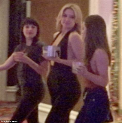 Kate Hudson Flashes The Flesh During Private After Party In Las Vegas