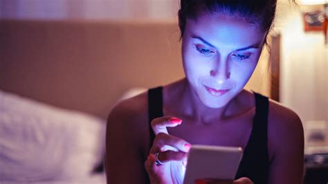 How Blue Light From Phones And Computers Damages Skin — Derm Insight