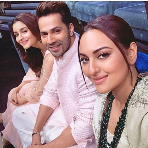 Alia Bhatt Varun Dhawan And Sonakshi Sinha Crash At The Sets Of Super Dancer To Promote Their