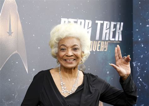 Nichelle Nichols Lt Uhura On ‘star Trek Has Died At 89 Trendradars