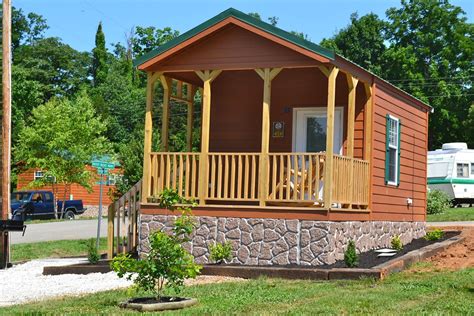 The hotel is newly remodeled as of fall 2019, now featuring rooms with private bath. Efficiency Cabin at Jellystone Park of Mammoth Cave. # ...
