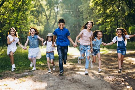 Recuerda que el juego es recreativo y permite aprender, socializar y divertirse. 10 razones por las que los niños necesitan jugar al aire ...