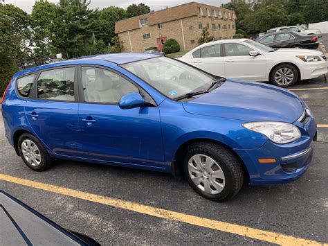 Gain insight into the 2012 elantra touring se 4dr hatchback from a walkaround and road test to review its drivability, comfort, power and performance. 2012 Hyundai Elantra Touring Test Drive Review - CarGurus