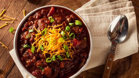 How To Cook An Easy Venison Deer Chili Recipe Youtube
