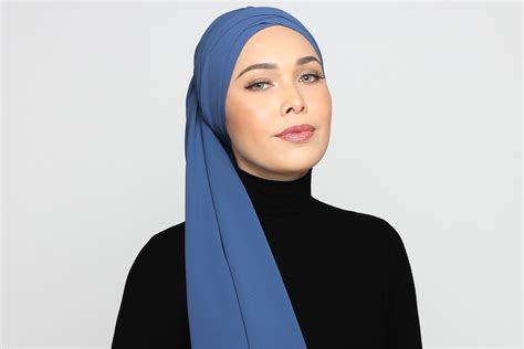 Cover Girls Five Hijab Wearing Instagram Fashionistas From Asia