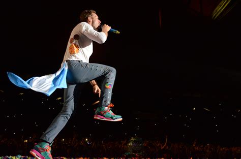 Coldplay are a british rock band formed in london in 1996. Coldplay - Buenos Aires live blog!