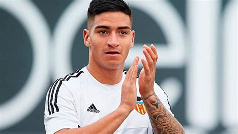 His birth sign is taurus and his life path number is 11. Cristian Arango firma por cinco temporadas con el Benfica