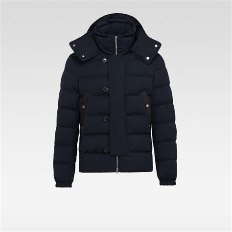 Quest'anno i saldi invernali avranno inizio sabato 4 gennaio 2021. Piumino corto Peuterey uomo inverno 2017 prezzo 1090 mod ...
