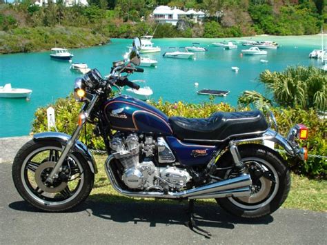 It used the engine from the honda cb900f and transplanted into a factory custom cruiser. 1980 Honda CB900 Custom - Moto.ZombDrive.COM