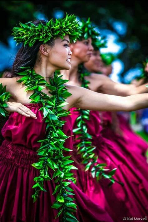 Pin By Beck Hutchinson On Dance Polynesian Girls Hawaiian People