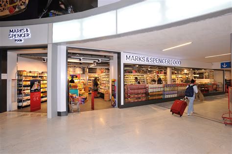 Women's clothing, men's clothing, homeware & furniture, flowers, wine, kids' clothing and more. Marks & Spencer Food s'implante à l'aéroport Paris-Charles ...