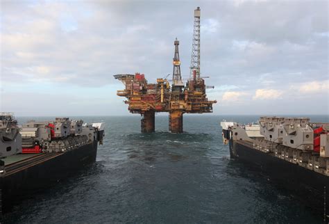 25,000 tonne oil platform due to arrive at Hartlepool's Able Seaton ...