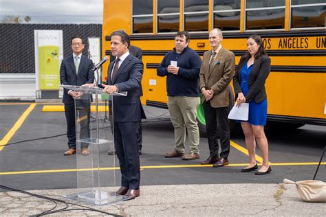 LAUSD Commits to Electrification of Sun Valley Bus Yard by 2026