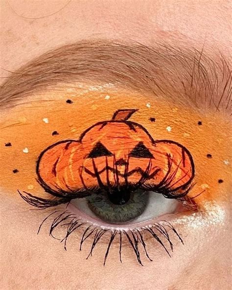 45 Halloween Eye Makeup Looks To Charm Your Way Through The Night
