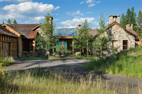 Rustic Elegance In Montana Mountain Home Interiors Modern Mountain