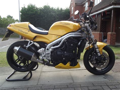 Up for auction is a modified 1999 triumph daytona 955i motorcycle. Triumph Triumph T595 Daytona - Moto.ZombDrive.COM