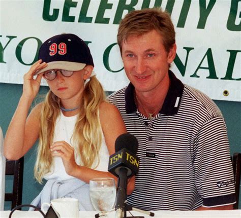 Seriously 29 Facts About Wayne Gretzky Dad Dad To The Bone Split W