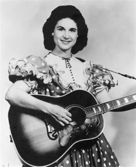 Queen Of Country Music Kitty Wells Dies At 92 Photos And Images