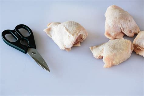 Sangat senang rupanya nak buat chicken chop. Cara Mudah Asingkan Isi Ayam Dari Tulang. Sesuai Sangat ...