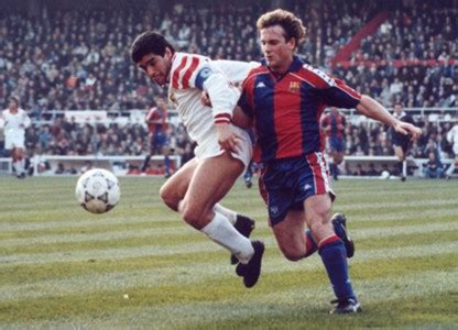 It is the home venue of argentinos juniors, and has a capacity of 26,000. Cuando el Sevilla cantó un gol de Maradona | Goal.com