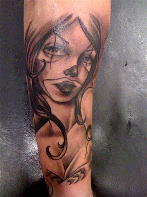 Tatu tattoovorlage tattooschrift tattoogun tattoofont tattooflash tattooconvention tattooartist tattooart tattoo tato swashes sugarskull stars skull skinart rockabilly rockabella needle mexico mexican marvel lipstick legion latin. Gangster Girl Clown Tattoo - Best Tattoo Ideas