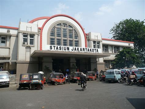 Konservasi Arsitektur Stasiun Jakarta Kota