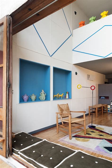 Architecte, urbaniste, décorateur, peintre, sculpteur et homme de lettres. Le Corbusier Apartment 50 at the Unité d'Habitation in ...