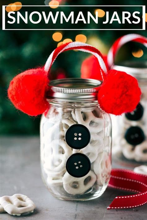15 Fabulous And Festive Christmas Mason Jar Crafts To Make This Holiday
