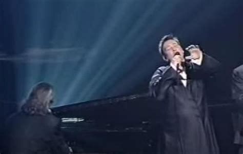 Kd Lang Sings Uplifting And Soulful Rendition Of Hallelujah In Homage To Leonard Cohen