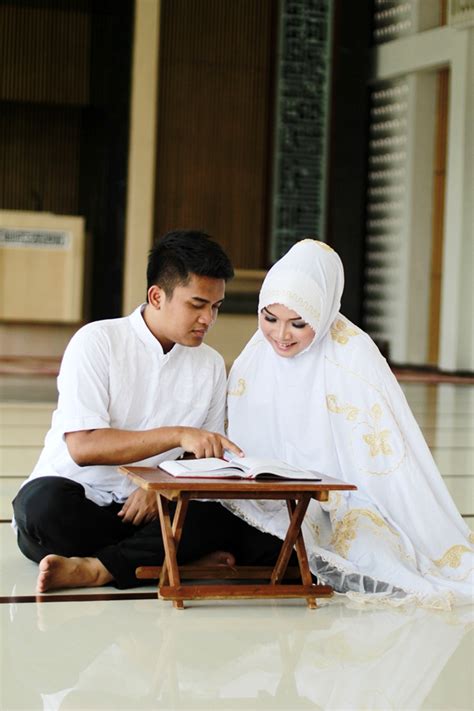 Konsep prewedding islami ini, cukup unik dan menarik karena memasukan musik tradisional. Foto Prewedding Romantis Tanpa Bersentuhan Bagi Pasangan ...
