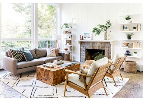 California Casual Living Room White Walls Mid Century Furniture