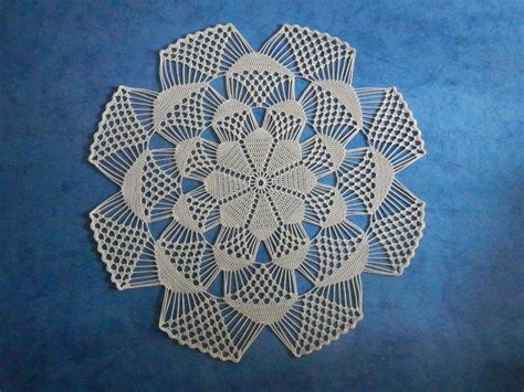 Croched doily 3 d floral pattern. A doily with a 3D-optic in Elisa thread size 20 - Doilies ...