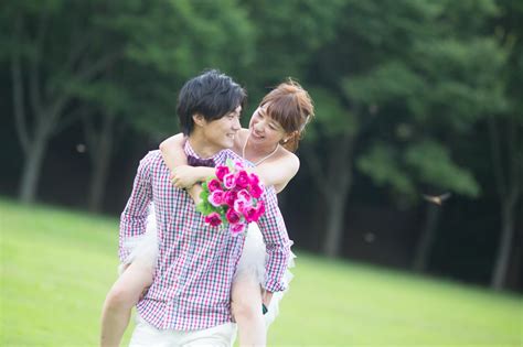 【大阪 結婚式 前撮り】自然なポーズで二人で過ごす和やかな休日 ウェディングカメラマン 寺川昌宏 結婚式の写真撮影・前撮り