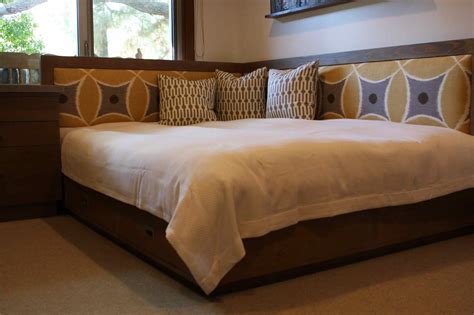 Maybe you would like to learn more about one of these? reclaimed-wood-queen-day-bed in 2020 | Bedroom furniture ...