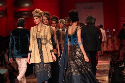 Amazon India Fashion Week 2015 Jj Valaya Boldsky